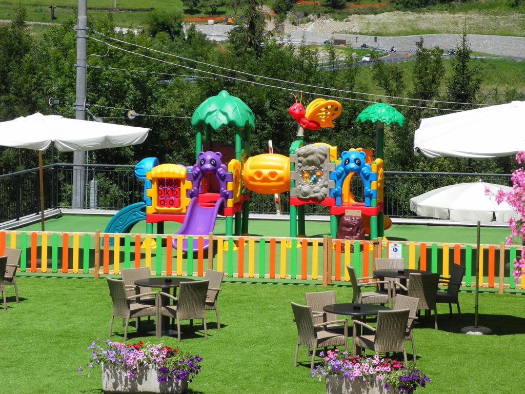 Ravelli Sporting Hotel Mezzana  Luaran gambar